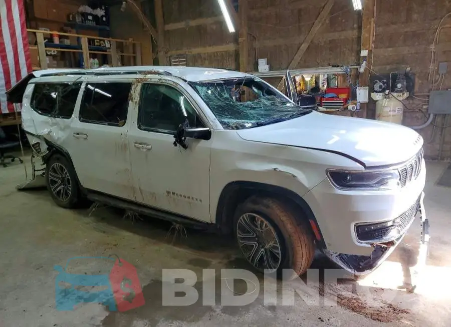 1C4SJSBP6RS145167 Photo# 4