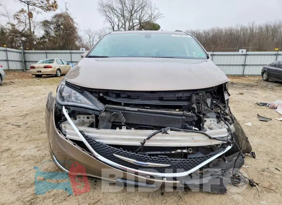 2C4RC1FG4JR175125 Photo# 5