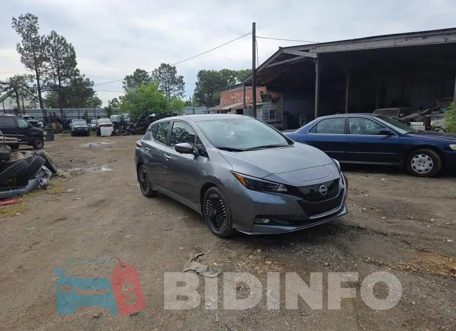 1N4CZ1CV4PC558934 Photo# 1