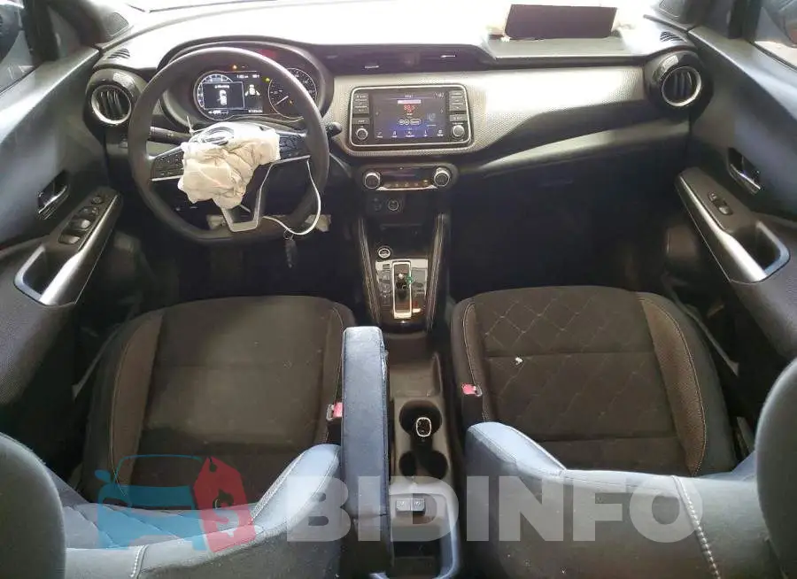 3N1CP5CU7JL527755 Photo# 8