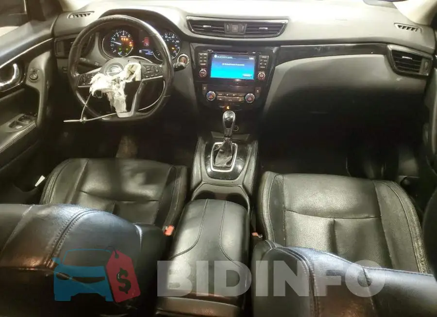 JN1BJ1CRXHW104321 Photo# 8