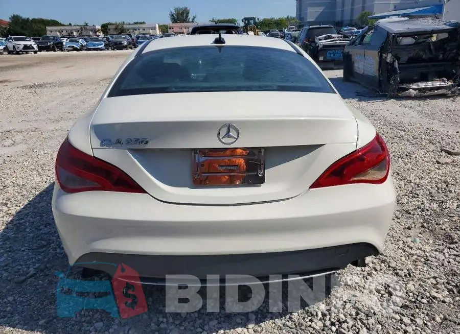WDDSJ4EB9JN571200 Photo# 6