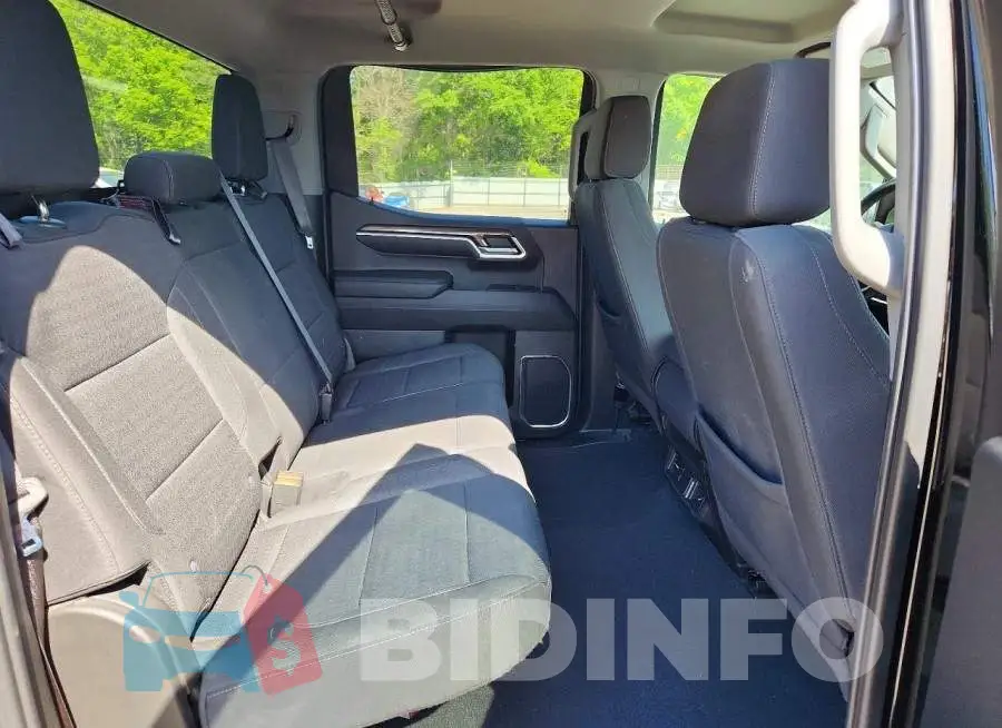 1GCPACEK2PZ117592 Photo# 10
