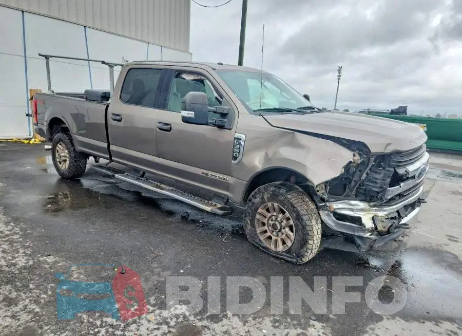 1FT8W3BT1JEB96836 Photo# 4