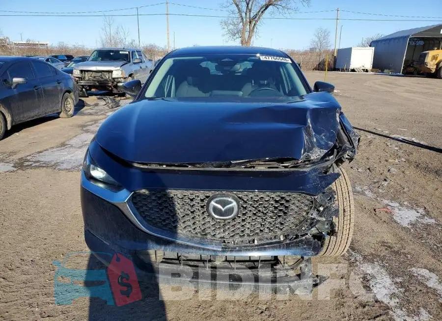 3MVDMBBM7SM837053 Photo# 5