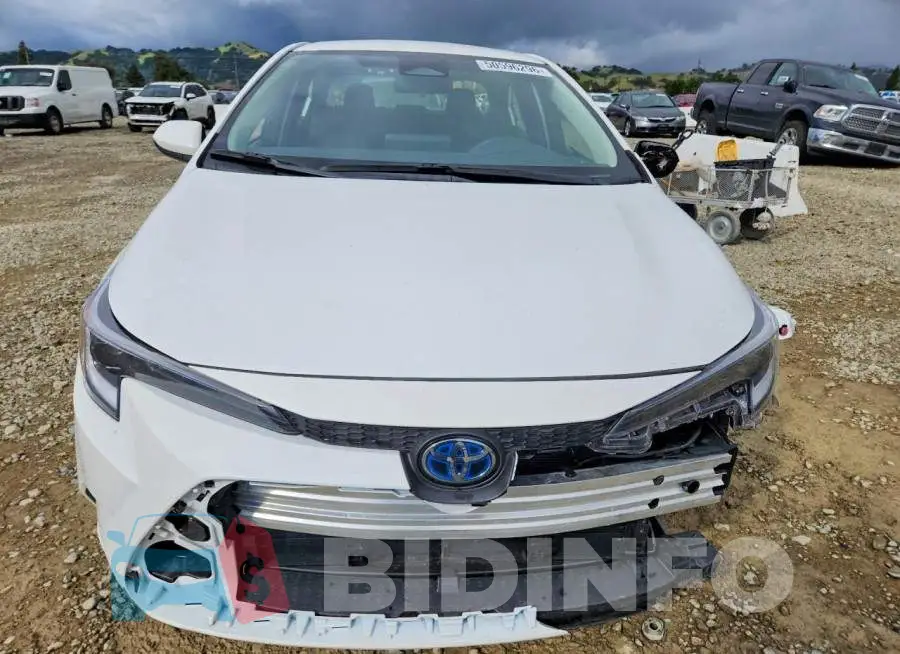 JTDBCMFE4R3057887 Photo# 5