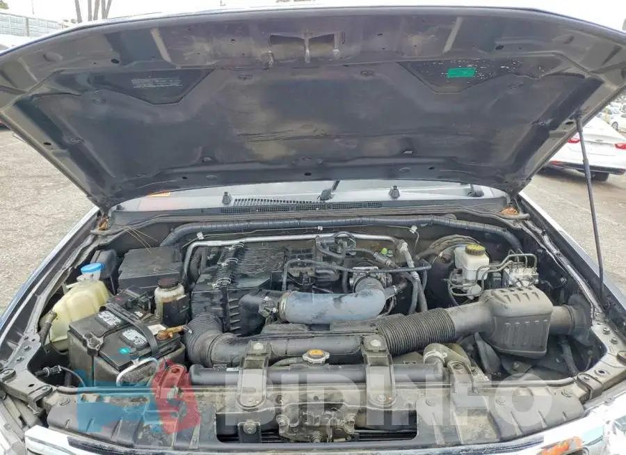 1N6BD0CT6JN705647 Photo# 11