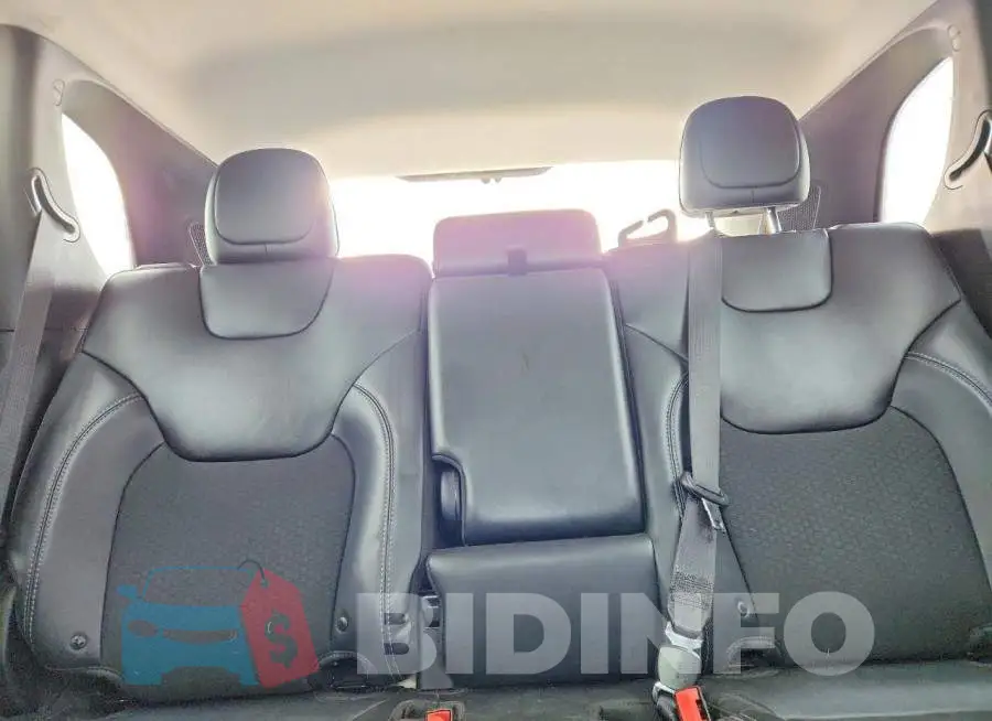 1C4PJLLB2KD427895 Photo# 10