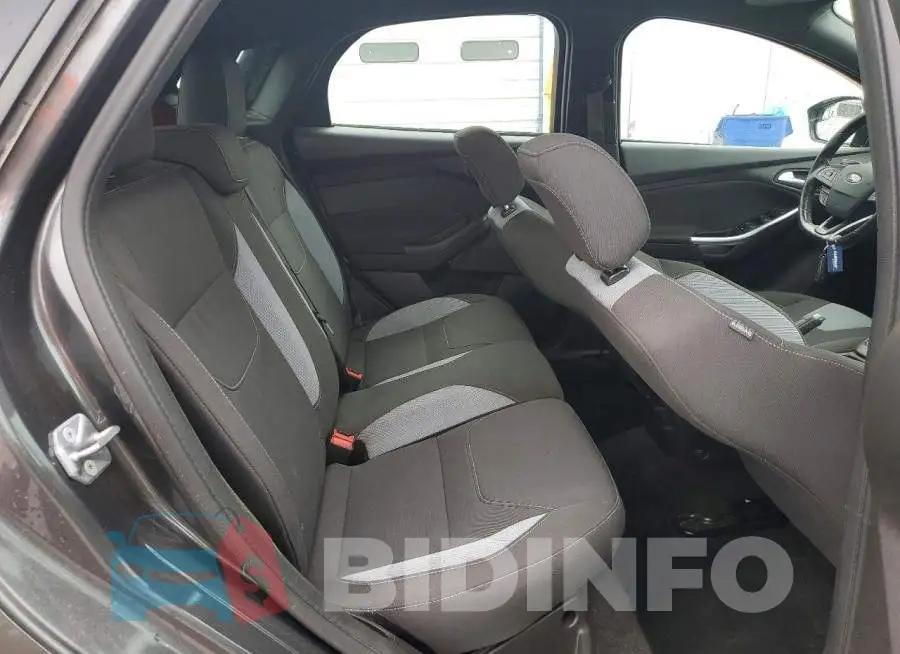 1FADP3L94HL297427 Photo# 10