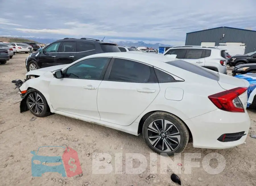 2HGFC1F35HH632672 Photo# 2