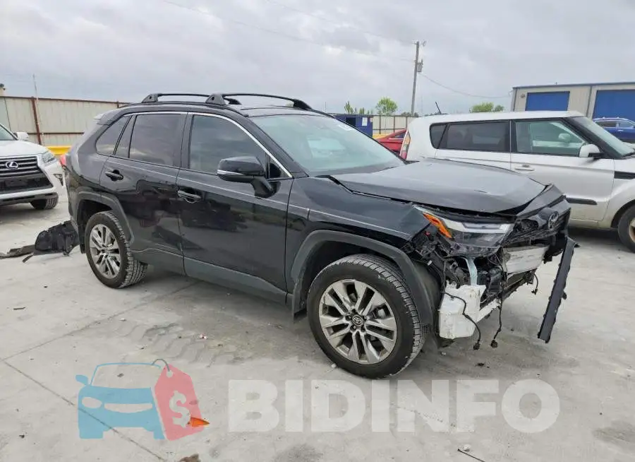 2T3C1RFV2PC246167 Photo# 4