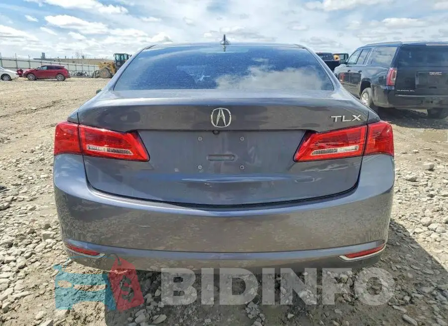 19UUB1F52JA007713 Photo# 6