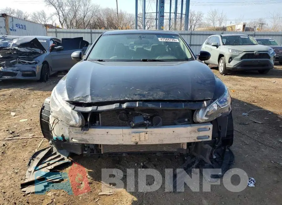 1N4BL4BV2KC156807 Photo# 5