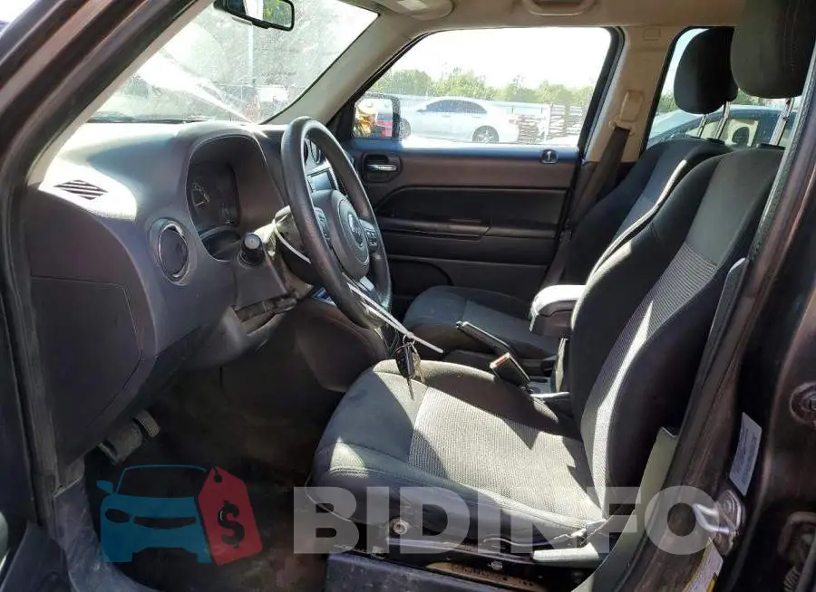 1C4NJRBB7HD180135 Photo# 7