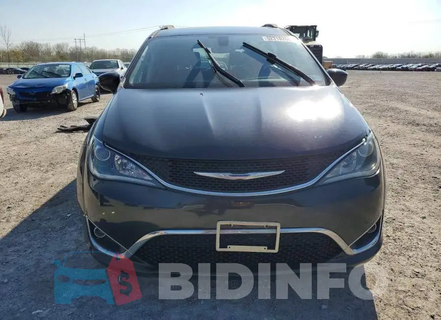 2C4RC1BG2JR120727 Photo# 5
