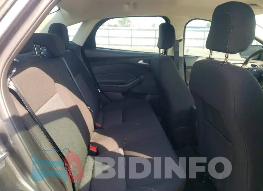 1FADP3F25JL328043 Photo# 10