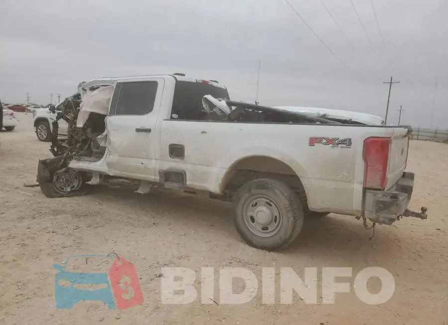 1FT7W2BA2PEE17261 Photo# 2