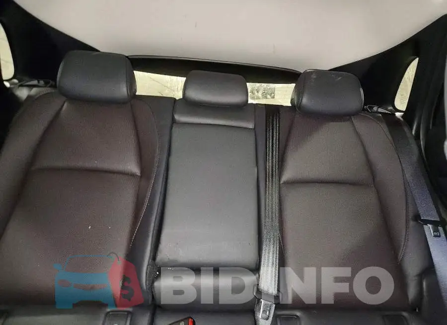 3MVDMBDL2TM108772 Photo# 10