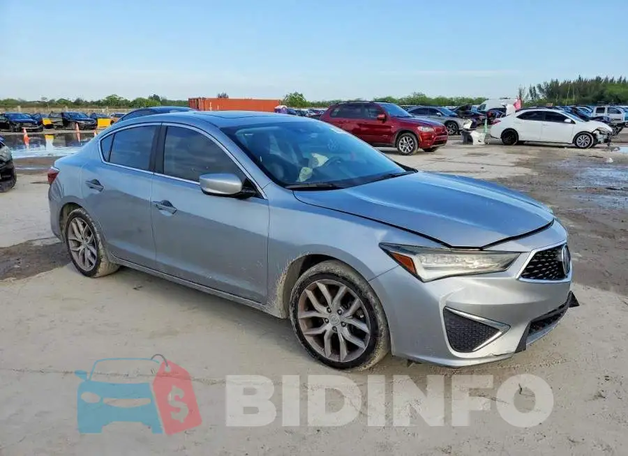 19UDE2F35LA005212 Photo# 4