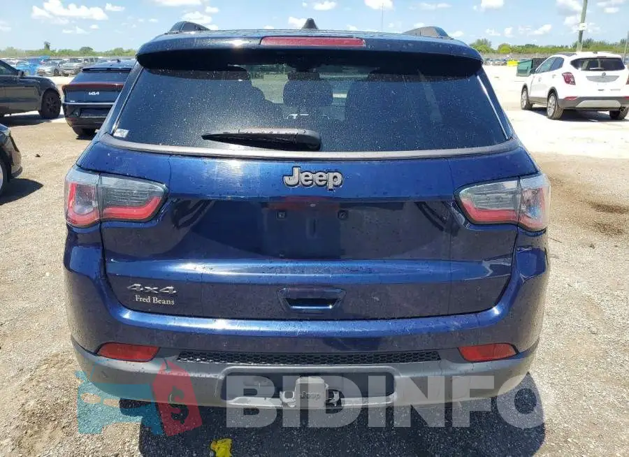 3C4NJDCB6LT158146 Photo# 6