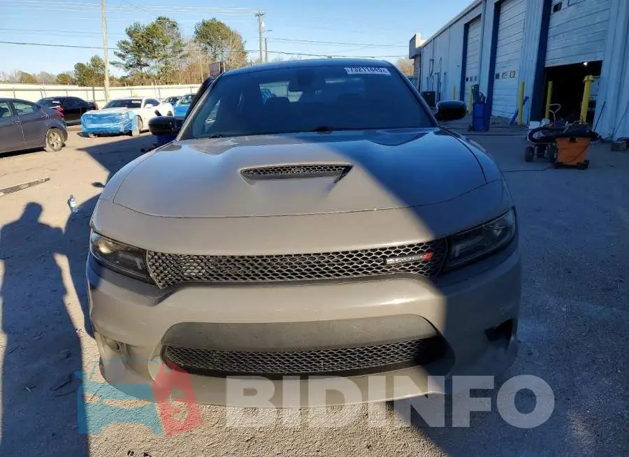 2C3CDXHG6KH693011 Photo# 5