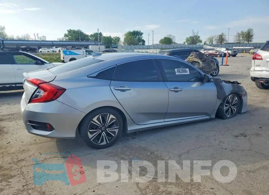 19XFC1F77HE030627 Photo# 3
