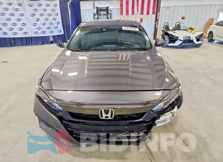 1HGCV2F30KA021831 Photo# 5