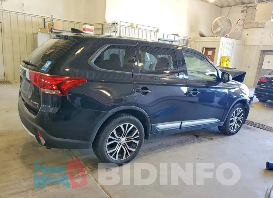 JA4AD3A37JZ001818 Photo# 3