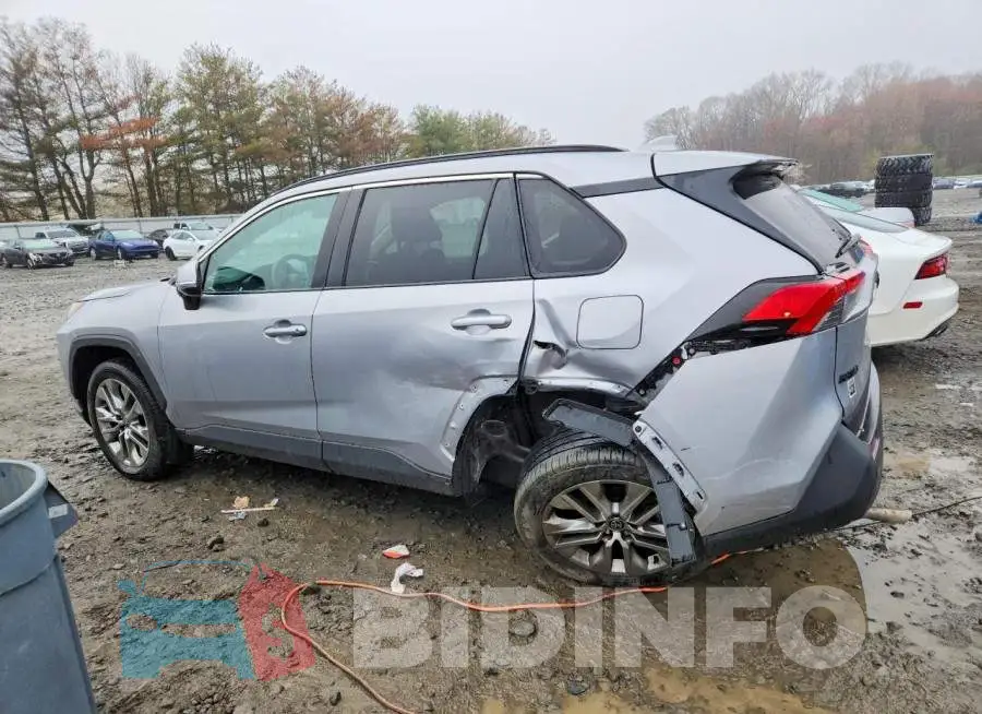2T3A1RFV2RC414917 Photo# 2