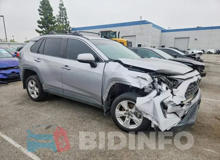 2T3P1RFV4MW208757 Photo# 4