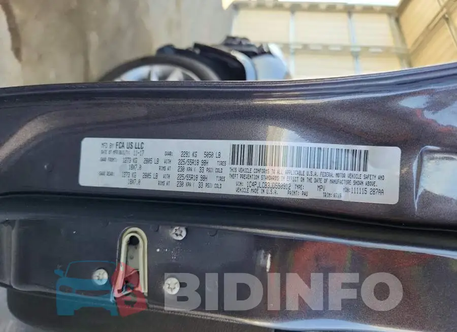 1C4PJLCB3JD590912 Photo# 14