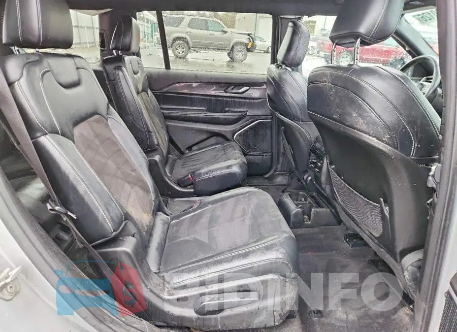 1C4RJKAG1M8166076 Photo# 11