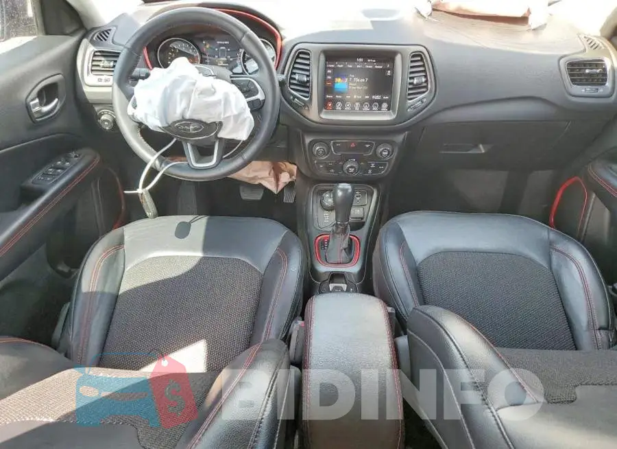 3C4NJDDB7KT760518 Photo# 8