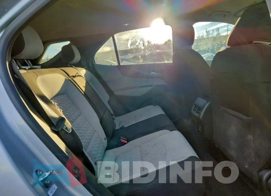2GNAXTEV7N6111060 Photo# 11