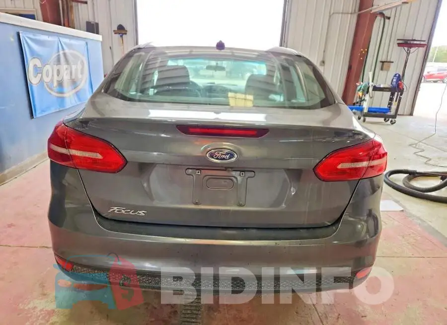 1FADP3E2XJL318478 Photo# 6