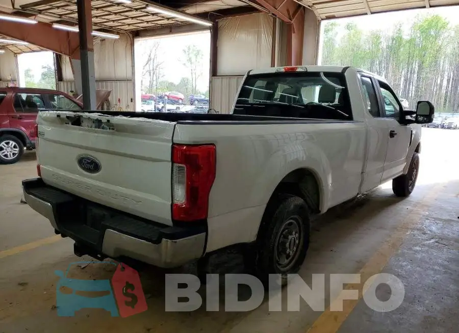 1FT7X2A60JEB47030 Photo# 3