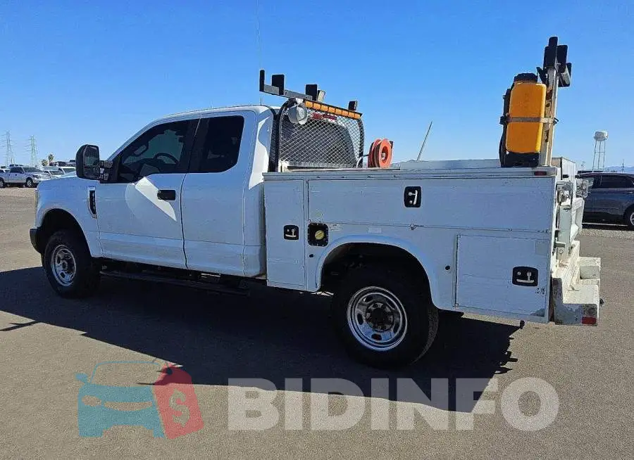 1FT7X2B60HEC66172 Photo# 2