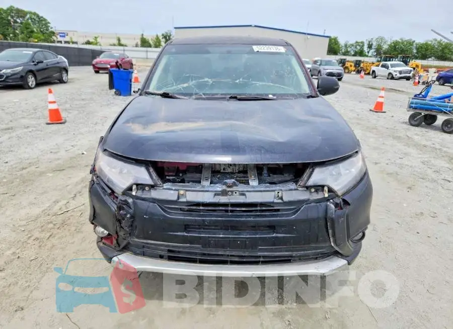 JA4AD3A39JZ035453 Photo# 5