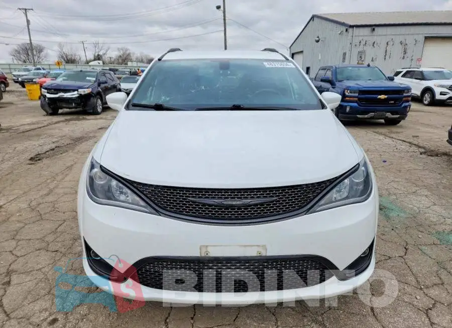 2C4RC1BG5JR227898 Photo# 5