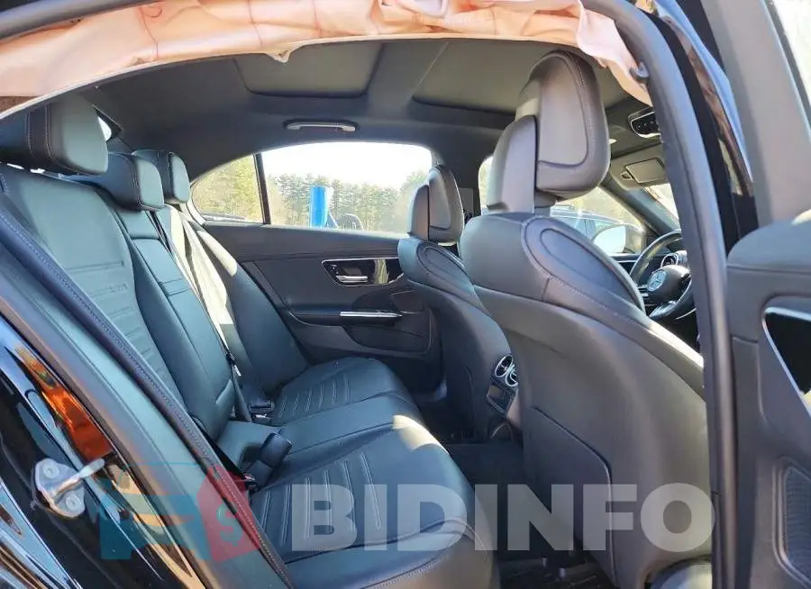 W1KAF4HB8PR142558 Photo# 10