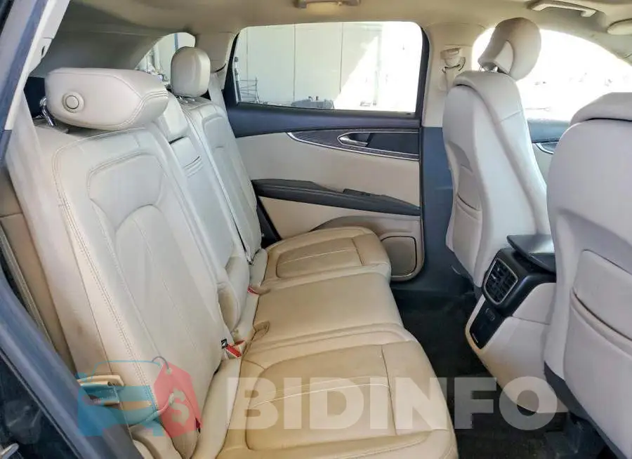 2LMPJ8LP0JBL35097 Photo# 11