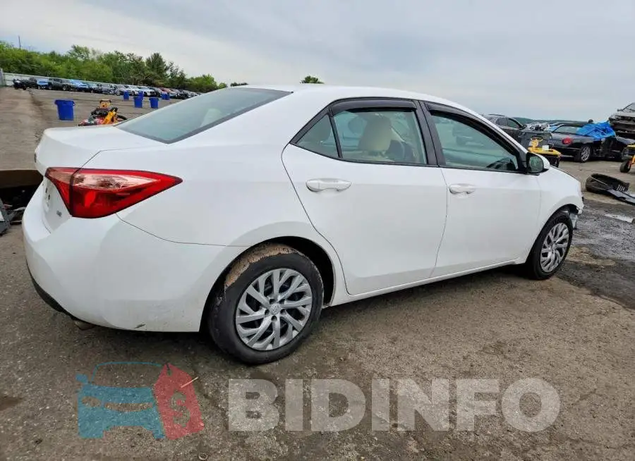 2T1BURHE9HC832018 Photo# 3