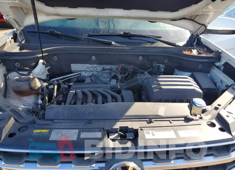 1V2MR2CA3JC591611 Photo# 12