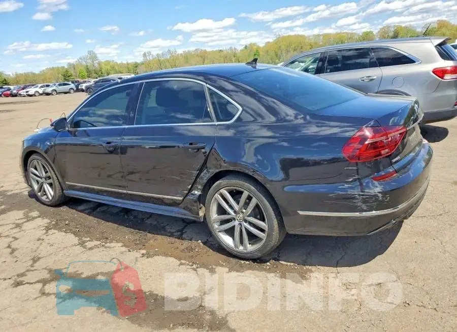 1VWDT7A3XHC050728 Photo# 2