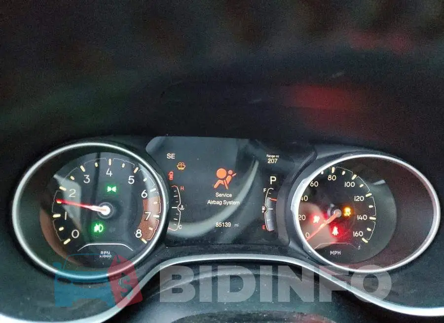 3C4NJDCB8JT480056 Photo# 9