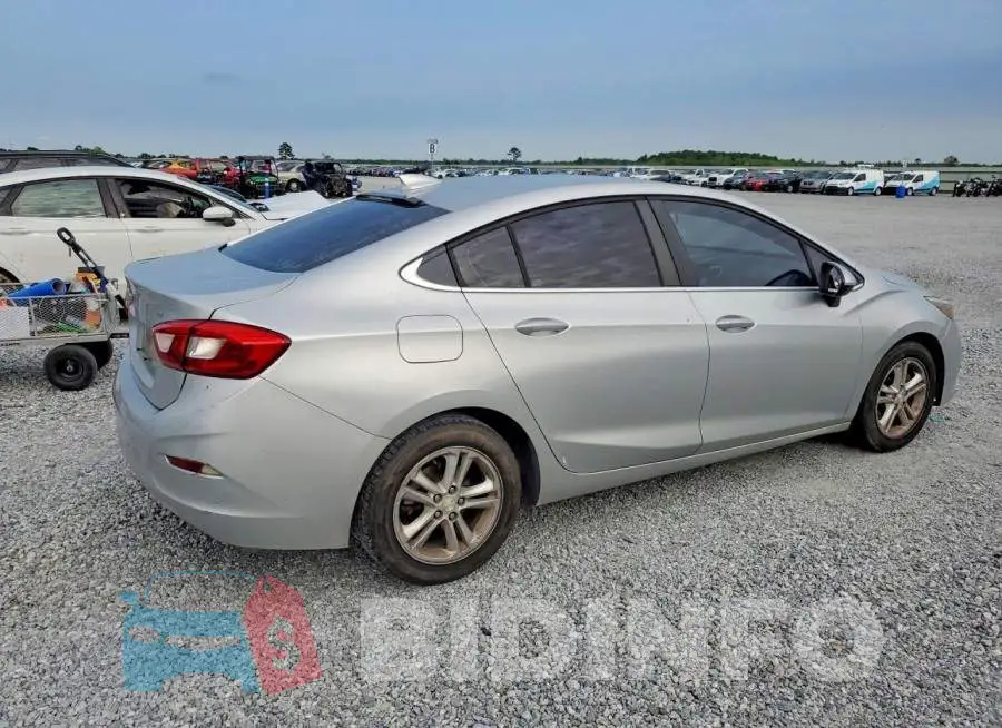 1G1BE5SM4J7116360 Photo# 3