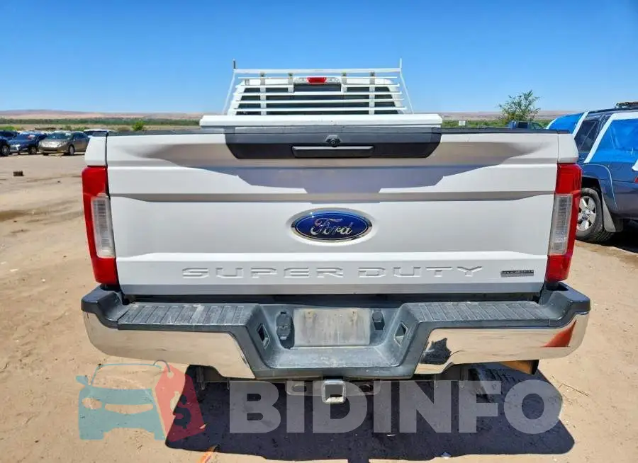 1FT7W2A63JEB68893 Photo# 6
