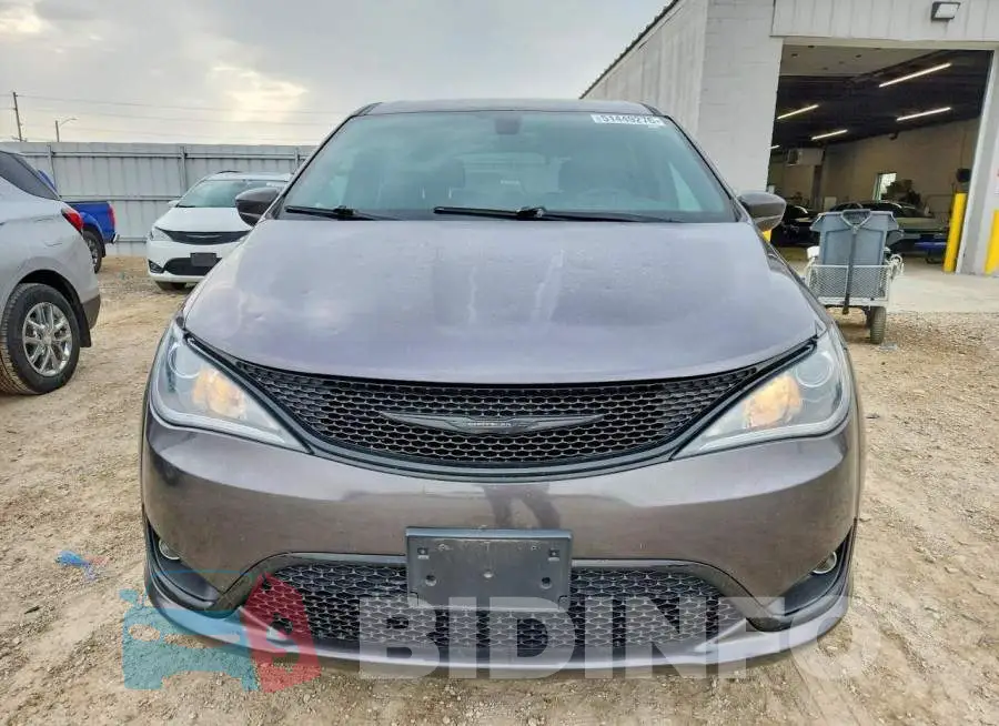 2C4RC1FG6KR532452 Photo# 5