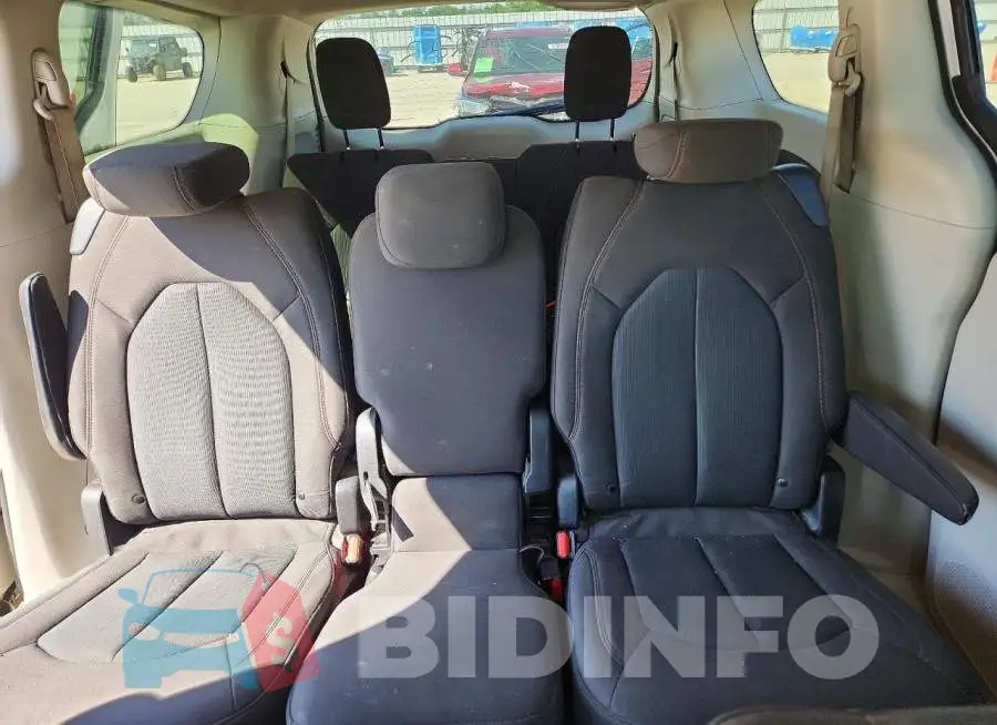 2C4RC1FG7LR108439 Photo# 10