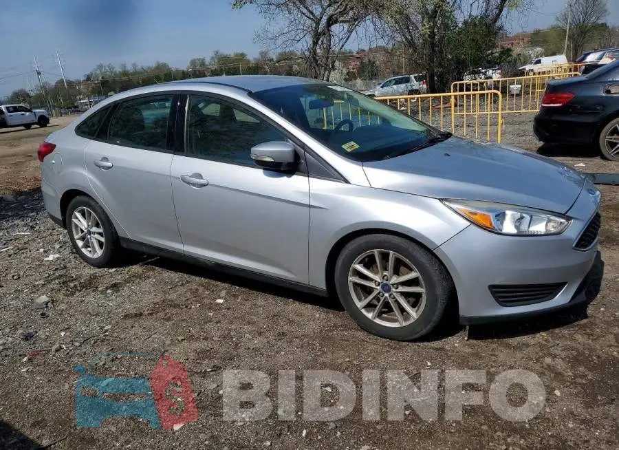 1FADP3F26HL335982 Photo# 4